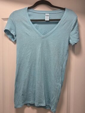 Aqua Greenish Blue V-Neck Women's Tee Size XS Pink